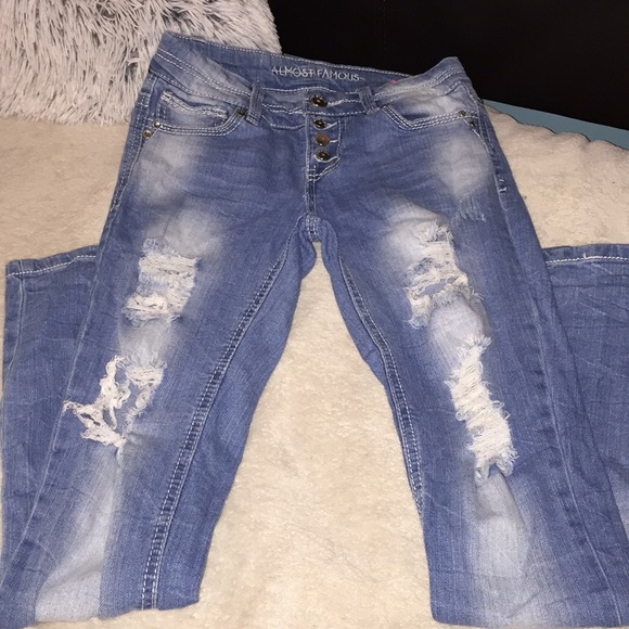 Ripped jeans - Picture 2 of 6